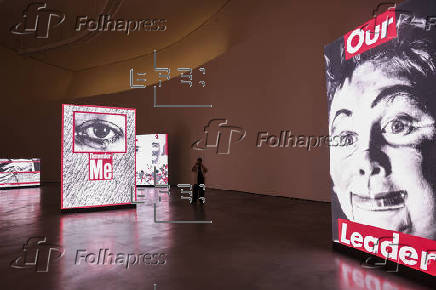 El Museo Guggenheim Bilbao presenta la exposición 'Barbara Kruger: Another day. Another night'