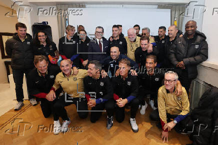 Jugadores de Barcelona Leyendas visitan El Casal de Cataluña en Buenos Aires