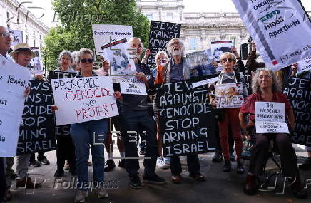 British Jews hand letter to Downing Street calling for Palestinian statehood recognition