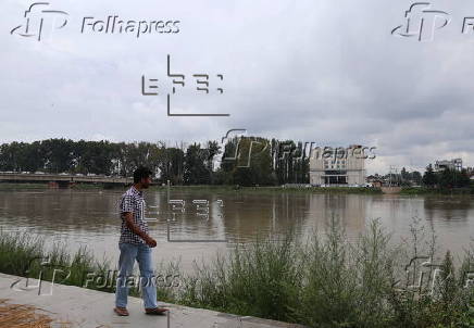 Water level rises in River Jhelum in Srinagar