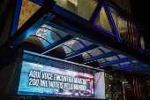 Anúncio com painel de LED de 6 metros de largura