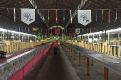 Montagem da feira de orgânicos do MST, na Água Branca (SP)