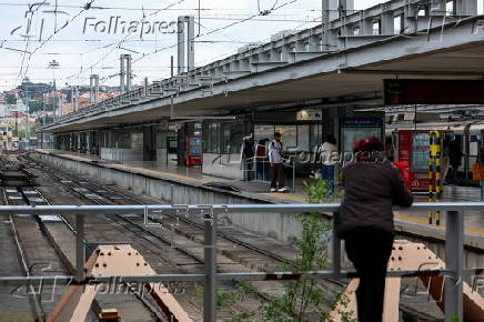 Train workers strike in Lisbon