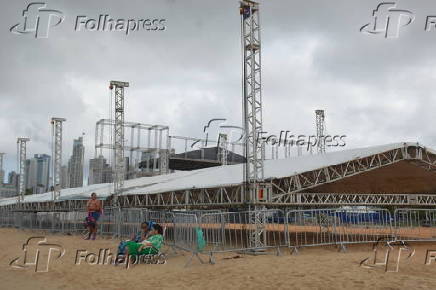 Montagem do Palco para ao Show de Roberto Carlos em João Pessoa - PB