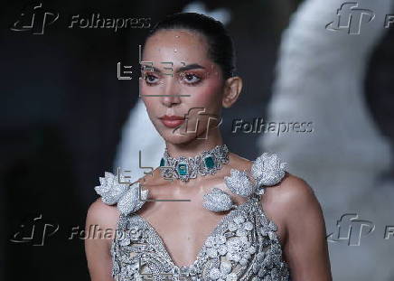 Falguni Shane Peacock - Runway - India Couture Week