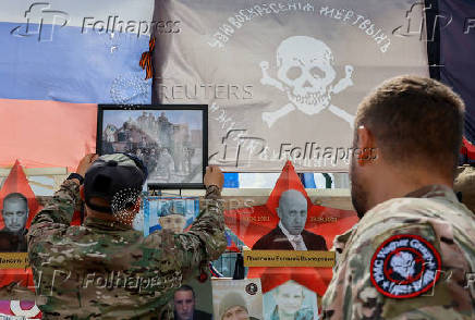 FILE PHOTO: People in Moscow pay tribute to Wagner mercenaries killed in Mali