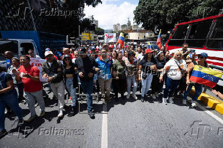 Buques, milicias y denuncias: Venezuela cierra filas contra la 
