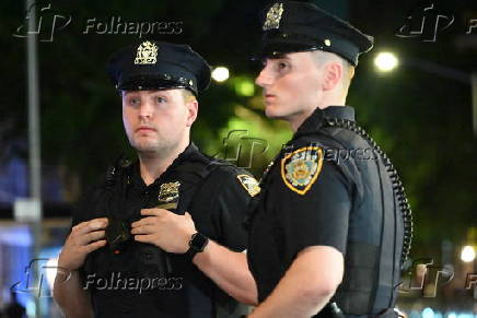 Tiroteio deixa uma pessoa baleada na cabeça e outra com ferimento na perna, perto do Stonewall Inn, em Nova York