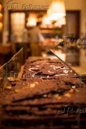 Placas de chocolate da loja Dengo do Shopping JK Iguatemi, em São Paulo