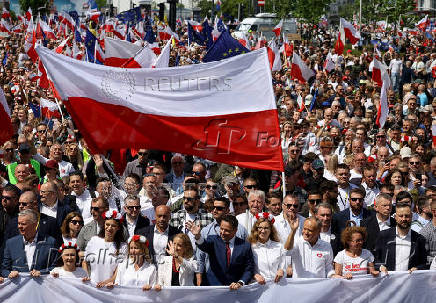 Poland's ruling party hosts 'Patriotic March' in Warsaw