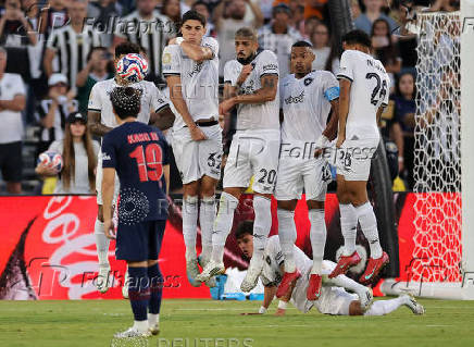 FIFA Club World Cup - Group B - Paris St Germain v Botafogo