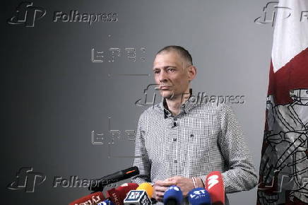 Belarus opposition leader Tikhanovsky reunites with wife in Lithuania after release