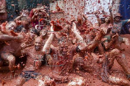22.000 personas participan en la Tomatina de Buñol