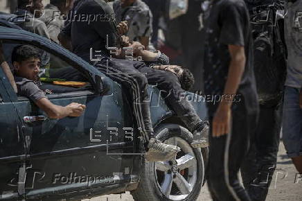 Aid enters Gaza Strip after Israel announces daily pause of hostilities