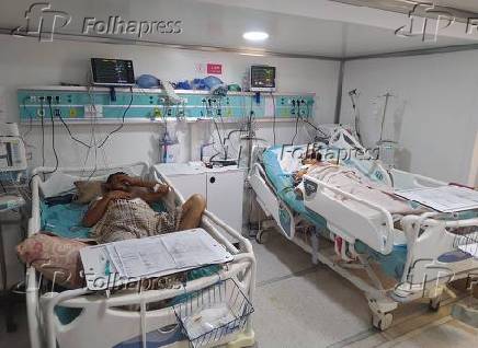 Dias movimentados no hospital de campanha de Saraya, na cidade de Gaza.