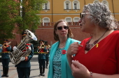 Foreign diplomats lay flowers at Moscow?s Tomb of Unknown Soldier ahead of Victory Day