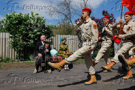 WW2 veteran Pampukhov receives congratulations on Victory Day amid Russia-Ukraine conflict in Donetsk region