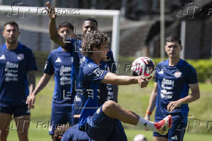 Costa Rica entrena con equipo completo para partidos ante Bahamas y Trinidad y Tobago