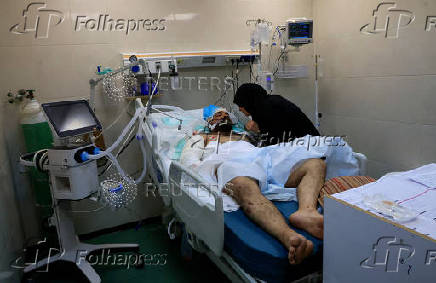 Wounded Gaza father loses nine of his children in an Israeli strike