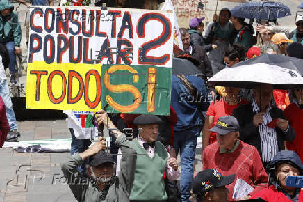 Un puñado de personas asiste al plantón en defensa de la reforma laboral de Petro