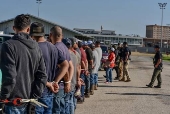 ICE detiene a 84 migrantes, incluyendo 