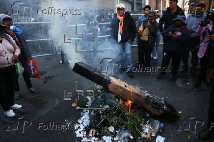 Morales insiste en forzar su candidatura con bloqueos de caminos en el centro de Bolivia