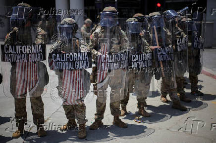 Protest following multiple detentions in downtown Los Angeles