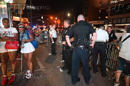 Tiroteio deixa uma pessoa baleada na cabeça e outra com ferimento na perna, perto do Stonewall Inn, em Nova York