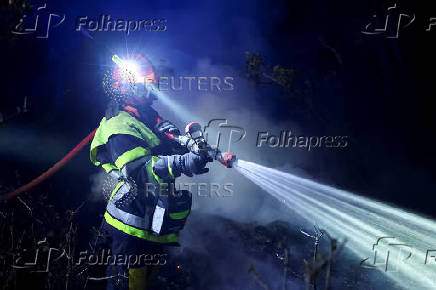 Big wildfire rages in southern France