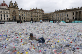 Recicladores colombianos protestan por precios bajos del plástico reciclable