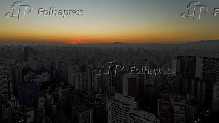 Por do sol e são paulo