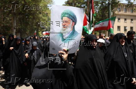 Supporting rally for Iranian supreme leader on Tasua day in Tehran