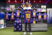 Lamine Yamal hereda el '10' de Messi, Maradona, Ronaldinho y Romario