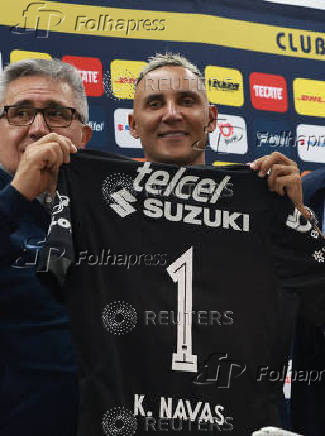 Keylor Navas is presented as the new signing for Pumas UNAM