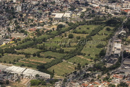 Vista aérea do Cemitério da Paz, em BH