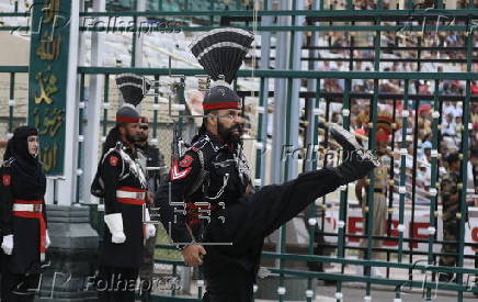 Flag lowering ceremony at Pakistan-India border in Wagah