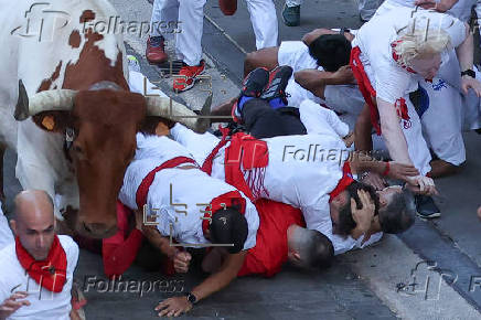 Los peligrosos Cebada Gago protagonizan el segundo encierro de los Sanfermines