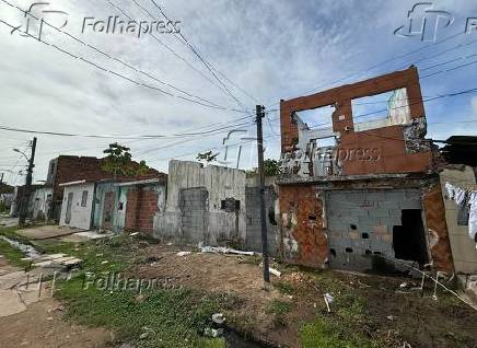 Casas abandonadas no bairro do Bom Parto (AL)