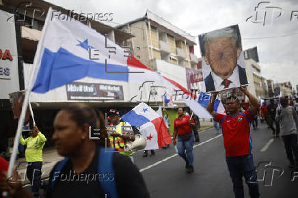 Sindicados protestan en Panamá por la visita de Peter Hegset al país