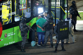 Homem faz refém em ônibus em Itaquera SP