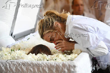 VELORIO DA CANTORA PRETA GIL