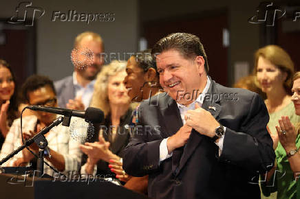 Democratic lawmakers from Texas hold a news conference in Illinois