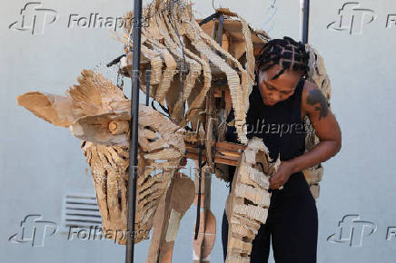 Climate crisis comes to life, as epic puppet migration begins across Africa