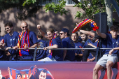 El Barcelona celebrar el triplete con una rúa por las calles de la ciudad