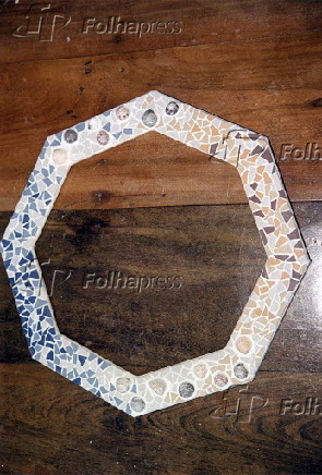 Como fazer moldura em mosaico (foto