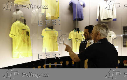 Ancelotti visita el Museo del Fútbol en Río de Janeiro