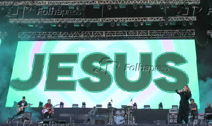 Show de Aline Barros, na Marcha para Jesus, na praça Heróis da Força Expedicionária