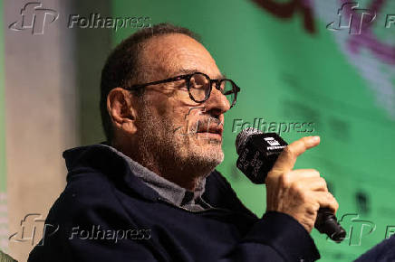 Mesa 'O primeiro leitor', com Luiz Schwarcz, na Feira do Livro