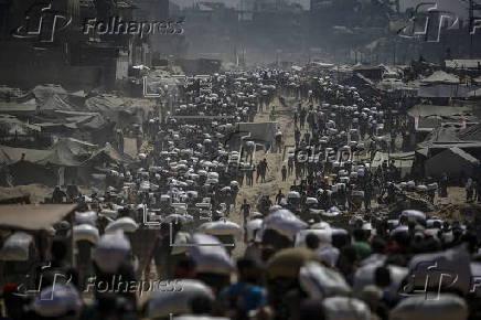 Aid enters Gaza Strip after Israel announces daily pause of hostilities
