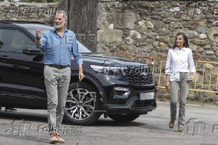 Los reyes visitan las zonas afectadas por los incendios de Zamora